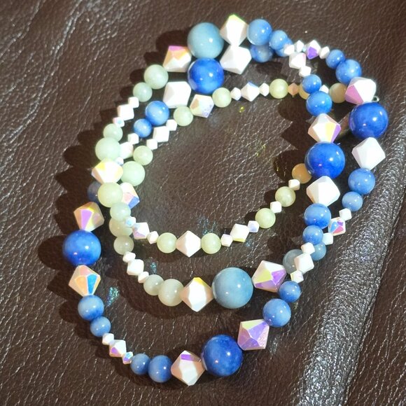 Vintage beaded necklace in varigated colours and shapes and materials. - Picture 7 of 9